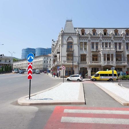 Modern Apartment In The Heart Of Old Τυφλίδα Εξωτερικό φωτογραφία